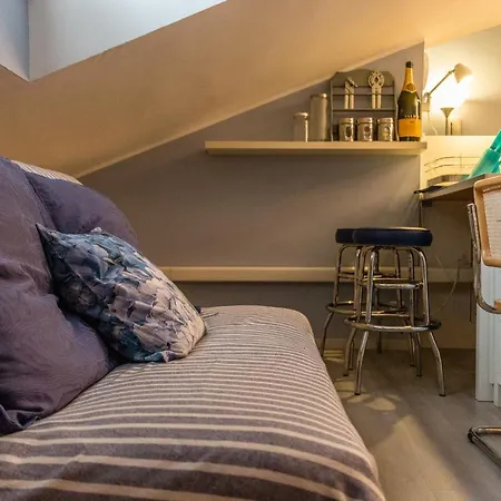 The Pentagon Attic In Santa Sofia Apartment *